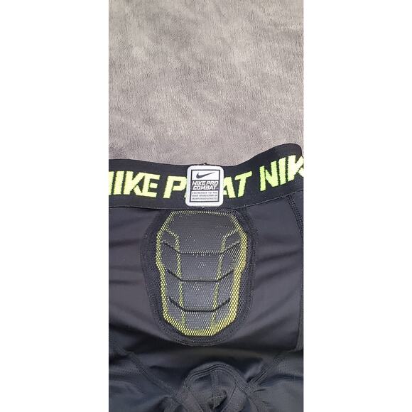 Nike Pro Combat Boys Sz S Hard Plate Padded Compression Football Shorts Black 26 - Picture 5 of 8